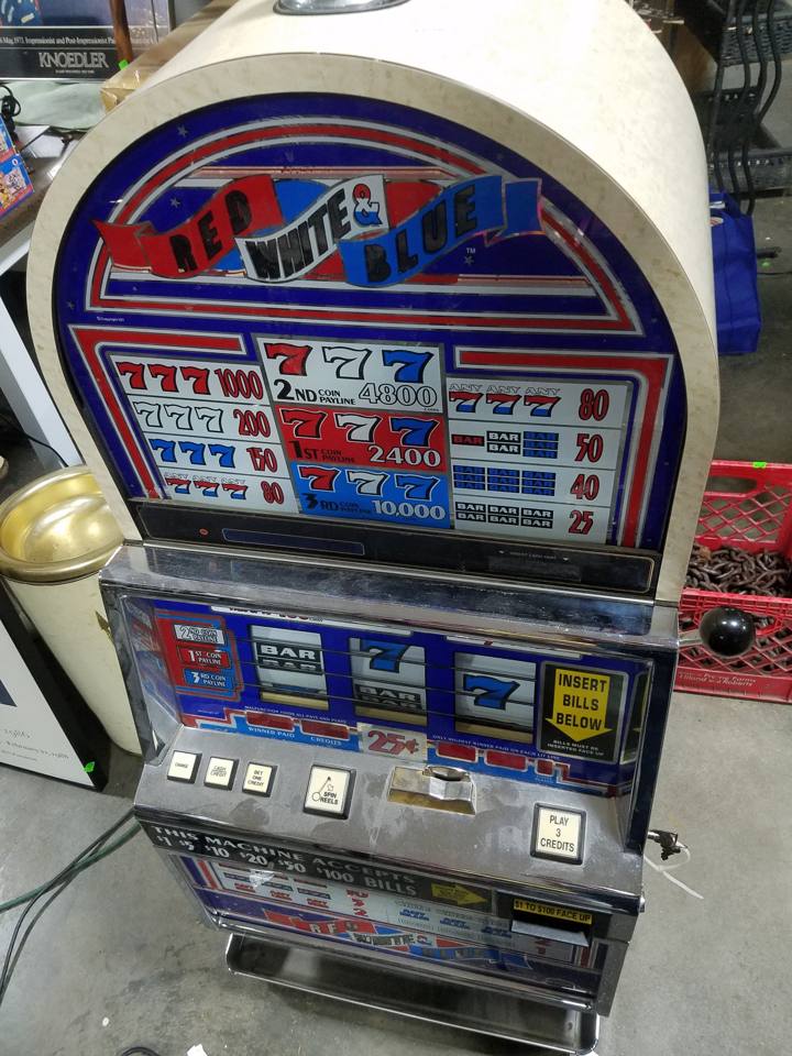 IGT Red, White & Blue, Three-reel slot machine